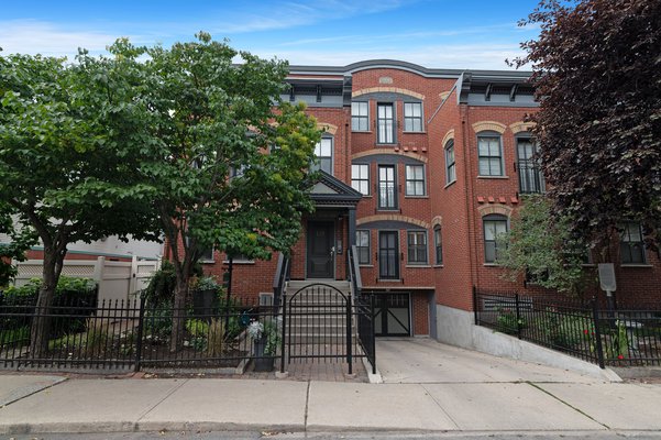 3-139 Guigues Avenue